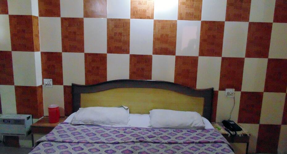 New Sanjay Guest House, Katra 5